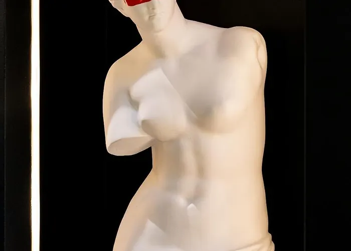 Pablo With Whirlpool Bath